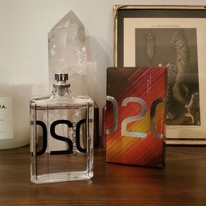 Escentric Molecules - Molecule 02